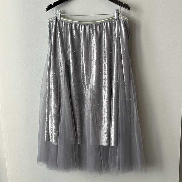 RAGA Anthropologie Velvet Midi Skirt w/Pearl Detail & Tulle Overlay Gray Size 1X - Picture 1 of 9